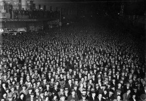 election-crowd-wellington-new-zealand-1931-photographed-by-william-hall-raine