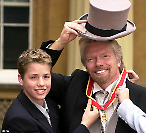 Branson-getting-knighted