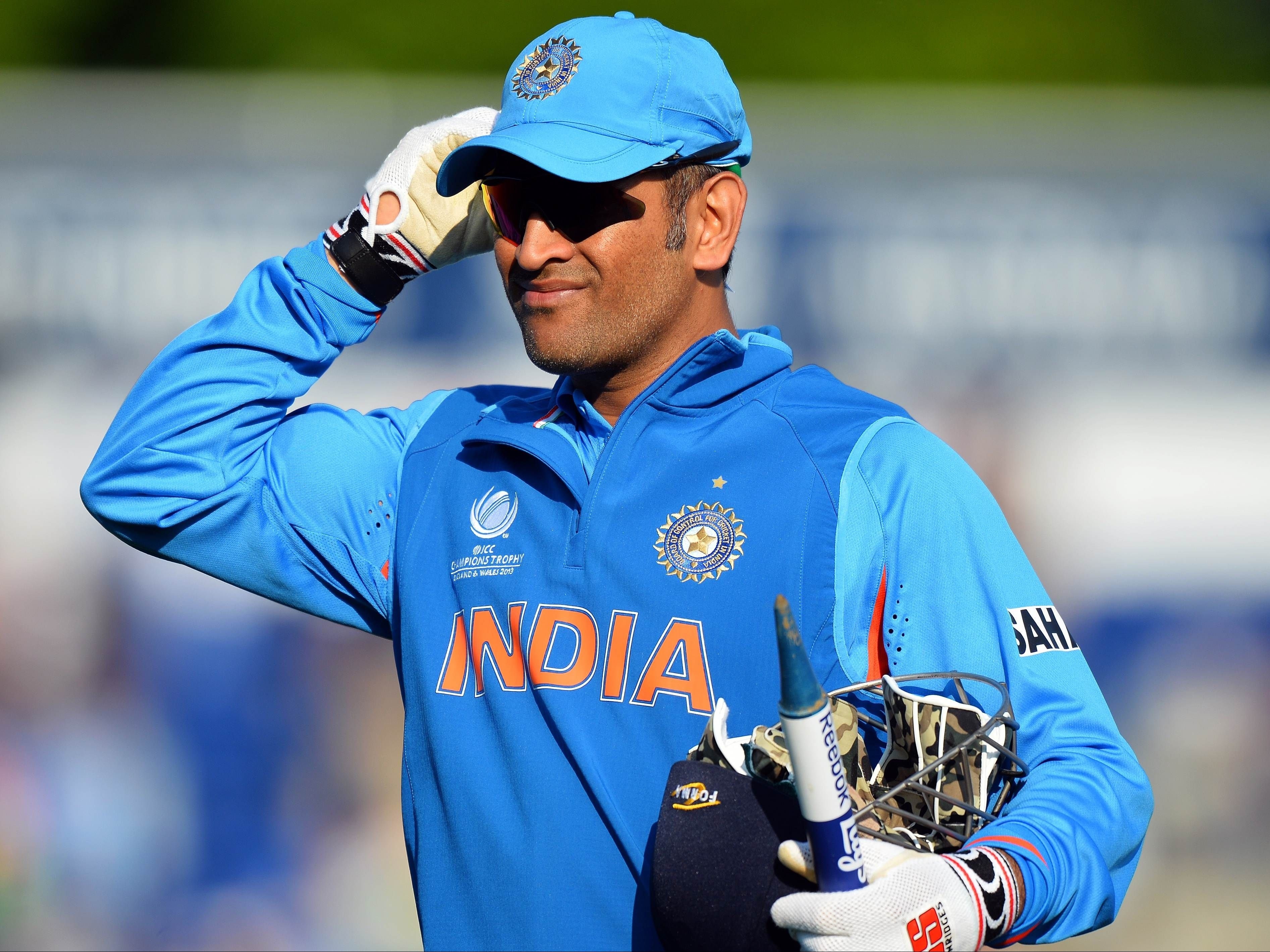 Dhoni-worked-TTE-collector